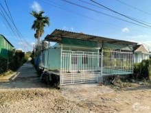 Trên đất hiện có sẵn nhà cấp 4 còn ở được lâu dài tại tịnh hà