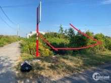 Nền mặt tiền đường lò rèn, cách Trang Khanh 1km.