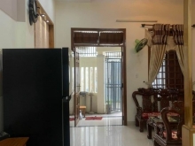 Nhà mái thái ngói kiên cố, chỉ dọn vào ở, 2 pn, sân trước sân sau