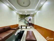 Nhà đối diện khu Crown villas Thái Hưng