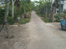 Nền Tân Ngãi cách cầu bà giáo 1,5km.