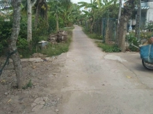 Nền Tân Ngãi cách cầu bà giáo 1,5km.