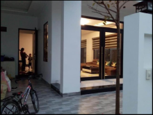 Bán căn nhà nằm trên sân bóng Hoàng Nam