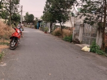 cuối năm kẹt quá e cần bán miếng đất tại bình minh