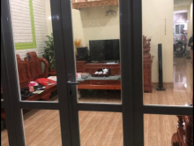 Gia đình cần bán nhanh căn nhà đẹp xung quanh tiện ích gần các khu vực