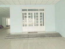 Gia đình cần bán gấp căn nhà cấp 4 mặt tiền QL 1A