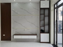 Cần bán nhà phuờng cẩm thạch Diện tích 58m2  Hướng tây nam