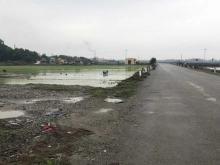 Bán mảnh đất đẹp vuông vắn rộng đất mới đất sạch