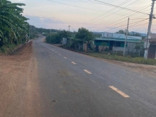 lô Ea Bar đường nhựa 8m dân cư san sát  -Dt: 5x40 tc60