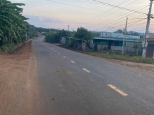 lô Ea Bar đường nhựa 8m dân cư san sát  -Dt: 5x40 tc60