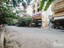 Đất Giếng Đồn Hạ Long. Nằm đối diện chợ và ngay sau lưng trường học