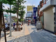 Đất xây dựng kinh doanh tốt khu Đại La, vỉa hè đá bóng - DT 302m2 + MT 12m