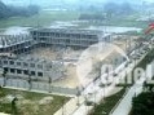 Bán đất đấu giá lô góc 2 mặt tiền cách trường học 50m, đường đôi 24m, sổ đỏ cầm