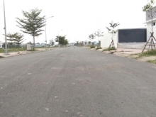 Chỉ vơiz DT: 4x20m2, hướng bắc, đường nhựa nhìn sang khu dân cư