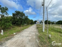 Bán lô đất thôn Bãi Giếng 2- Cam Hải Tây. Hướng Đông, đường bê tông rộng 3,5m