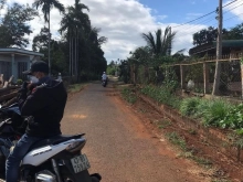 bán ngay view suối ở thị trấn cumngar  Diện tích: 43 dài hơn 60m ôm suối