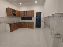 cần ra căn 1 triệt 1 lầu gần ngã 4 bến xe mới. 4m có quy hoạch ra lộ 12m.