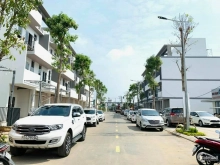 NHÀ PHỐ MẶT SÔNG - BẾN LỨC LONG AN ĐÃ CÓ SỔ - 3, 5 TỶ/ CĂN