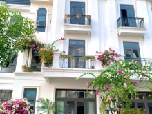 Tiền của bạn sẽ trú ẩn ở đâu trong mùa đại dịch, chiến tranh nổ ra trên thế gioi