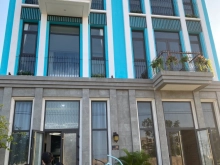 Cần bán nhà 4 tầng mặt tiền Lạc Long Quân, ra Biển An Bàng 300m