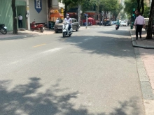 Cho thuê nhà nguyên căn tại TT. Q1 – DT sàn trên 100m2.