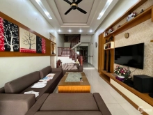 Bán nhà mặt phố Hàm Nghi, KĐT Đông Nam Cường, TP HD, 68m2, 4 tầng, 5 ngủ, view c