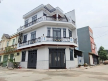 Cần bán gấp căn góc view công viên, 1 trệt, 2 lầu, sân thượng, 2.3 tỷ