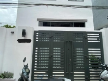 Bán nhà sát căn mặt tiền đường Tỉnh Lộ 10, DT 63m2, xây mới 1 trệt, 1 lầu