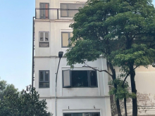 ĐẤT VÙNG LÕI BA ĐÌNH, SÁT MẶT ĐƯỜNG ĐÊ LA THÀNH, 2M RA PHỐ LỚN SẦM UẤT