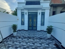Nhà mới rẻ đẹp cạnh TT Bến Lức, LA. 100m2 1.3 tỷ. Nhà cấp 3 đã hoàn công
