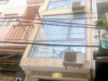 Mặt đường số Vĩnh Hội. Nhà 4 tầng hc đủ, dts 77m2. Chỉ 5,6 tỷ