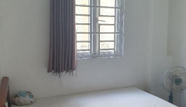 Phòng cho thuê có cửa sổ thoáng mát sạch sẽ lầu 2