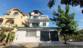 Bán lô đường 20m dt 10x18,5m giá 82 tr/m2 tại KDC Hưng Phú 2 P Phước Long B