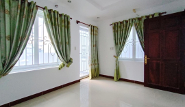 Nhà ngang hơn 5m, 80m2, 8pn6wc, hẻm thẳng xe hơi vào nhà, kết cấu còn mới, đẹp 