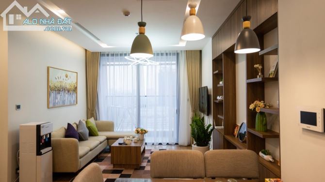 Cho thuê CHCC Vinhomes, tầng 18, 86m2, 2 phòng ngủ sáng, đủ nội thất, 23triệu/tháng (Tin Hết Hạn) 