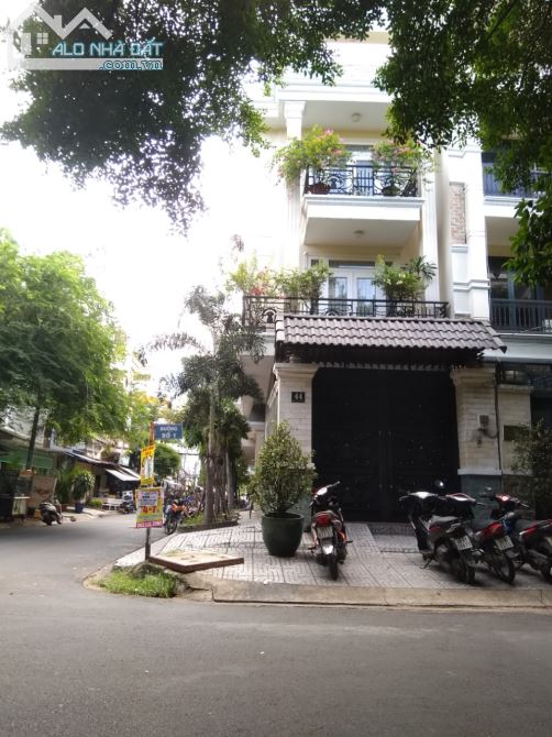 Bán gấp căn nhà Góc hẻm thông ô tô sầm uất đường Lê Văn Thọ, DT 4,6 x 18,5m; 2 lầu. Giá 7,